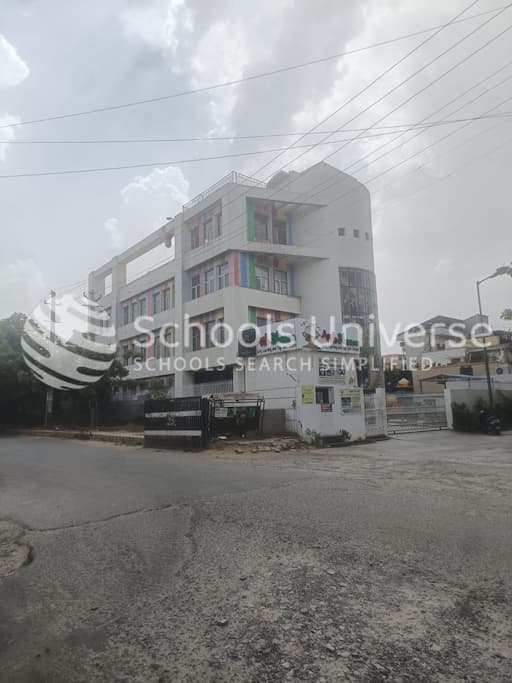 Apple Blossom School gallery image 2