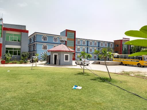 Royal Public Senior Secondary School gallery image 2
