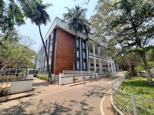 Sir Mutha School gallery image 3