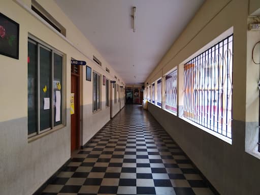 Anthony Claert School gallery image 2