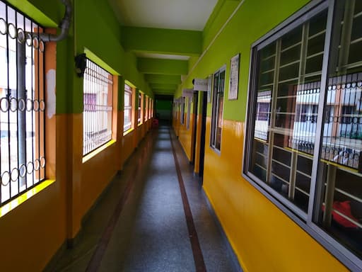 Anthony Claert School gallery image 3
