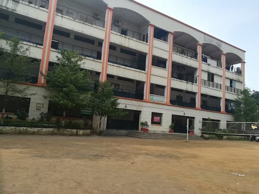 Tarkunde Dharampeth High School gallery image 3