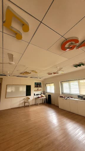 Vasudev C Wadhwa Arya Vidya Mandir School gallery image 2