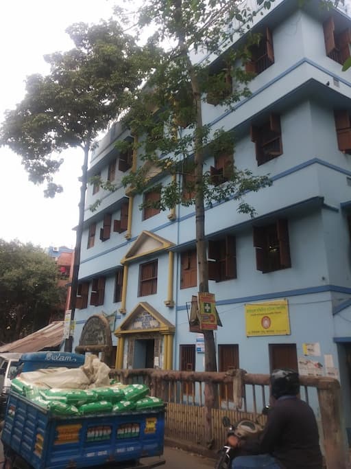 Ultadanga United High School gallery image 2