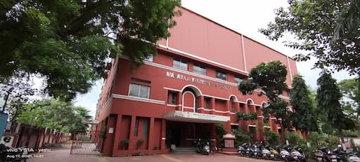 Maharaja Yeshwant Rao School gallery image 1