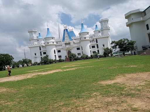 Jaishree Periwal International School gallery image 6