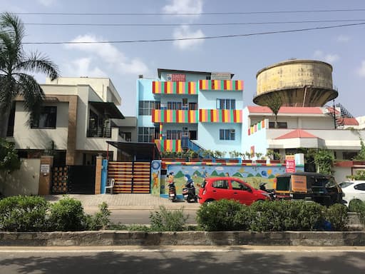 Sunstar School gallery image 3