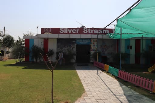Silver Stream World School gallery image 2