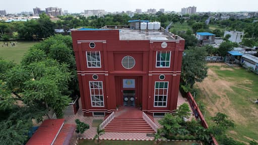 Teoler High School gallery image 3