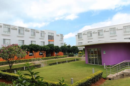 Stonehill International School gallery image 1