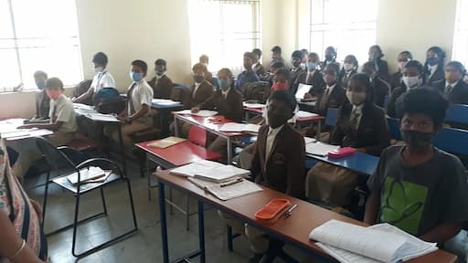 Bright Future English High School gallery image 3